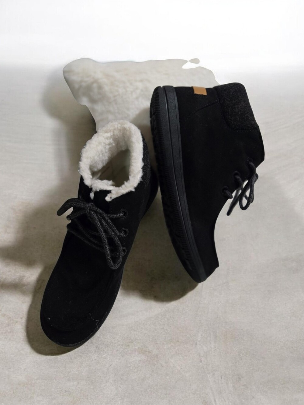 Black Faux-Suede Lace-Up Boots with White Sherpa Lining Size 8 NWOB